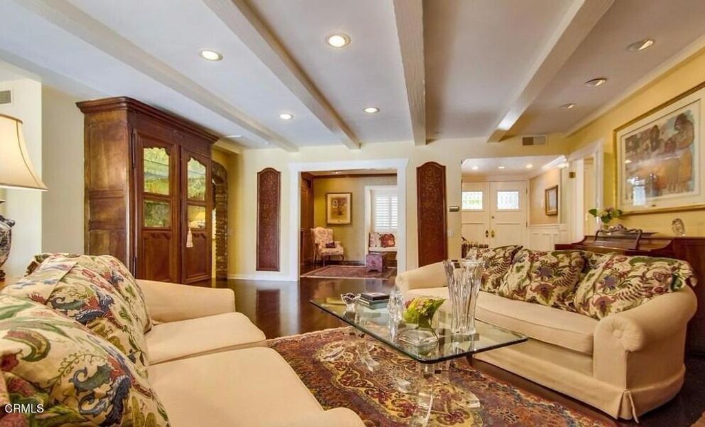 Photo of 4536 Collett Avenue, Encino, CA 91436 (MLS # V1-36691)