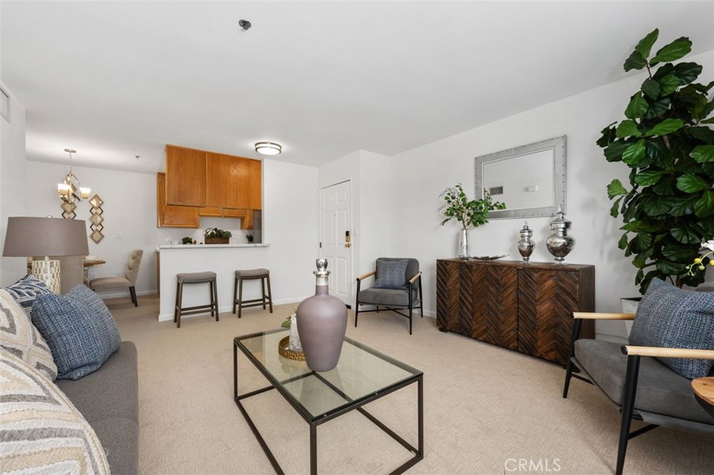 4501 Cedros Avenue 338