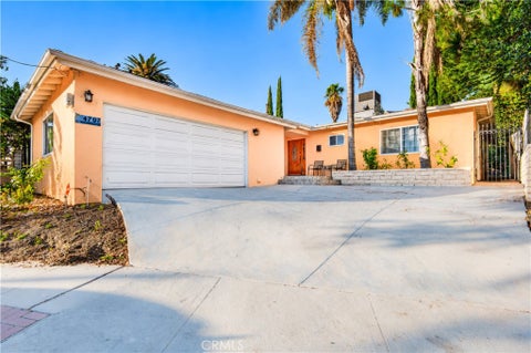 Photo of 4707 Cardenas Avenue, Woodland Hills, CA 91364 (MLS # SR26214727)