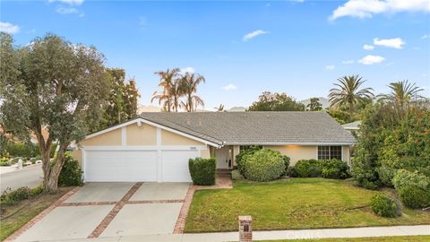 Photo of 11001 Limerick Avenue, Chatsworth, CA 91311 (MLS # SR26043678)