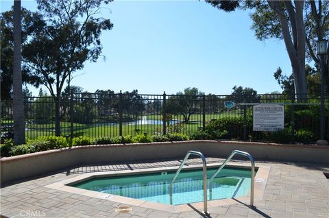 Photo of 6 Via Contento, Rancho Santa Margarita, CA 92688 (MLS # PW25279251)
