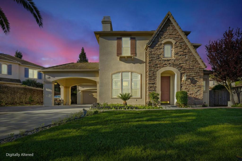 7521 Troon Court