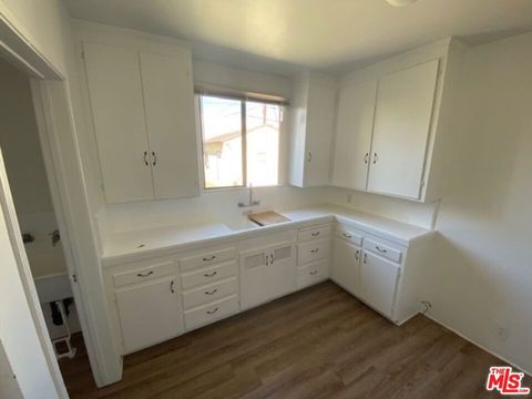 Photo of 11913 Tennessee Avenue, Los Angeles, CA 90064 (MLS # 25602021) Photo of 11913 Tennessee Avenue, Los Angeles, CA 90064 (MLS # 25602021)