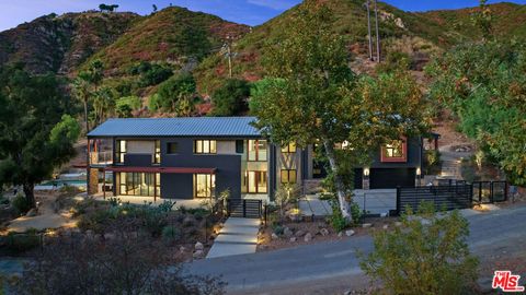 Photo of 28525 Newton Canyon Road, Malibu, CA 90265 (MLS # 26648977)