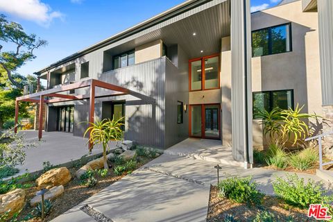 Photo of 28525 Newton Canyon Road, Malibu, CA 90265 (MLS # 26648977)