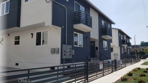 Photo of 4114 Oakwood Avenue, Los Angeles, CA 90004 (MLS # PW25239088)