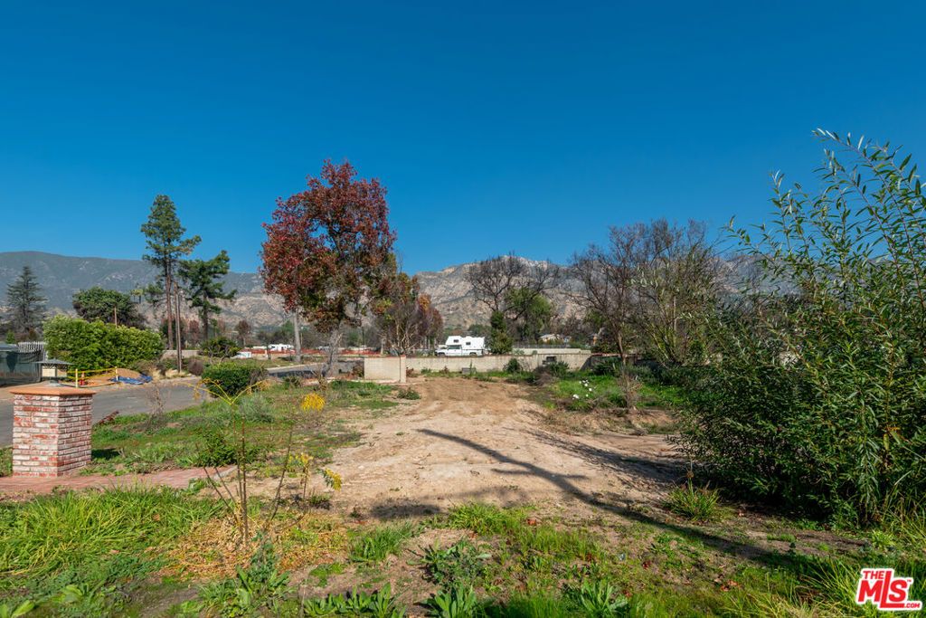 Photo of 149 Marathon Road, Altadena, CA 91001 (MLS # 25629787)