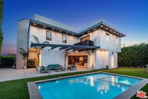 Photo of 7303 W 89th Street, Los Angeles, CA 90045 (MLS # 26873271)