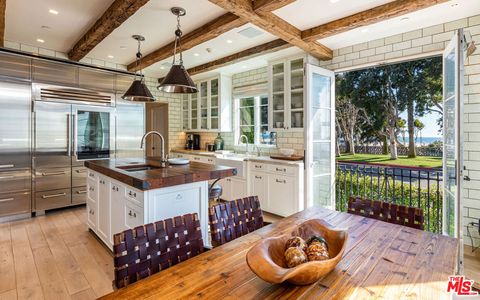 Photo of 127 Hollister Avenue, Santa Monica, CA 90405 (MLS # 26659203)