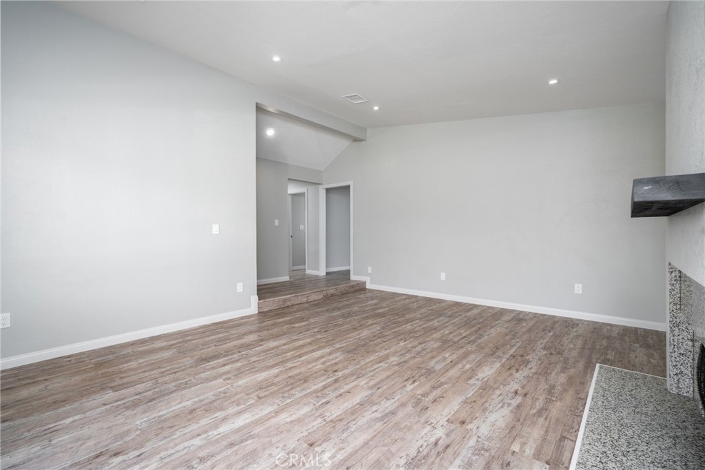 17358 San Luis 1