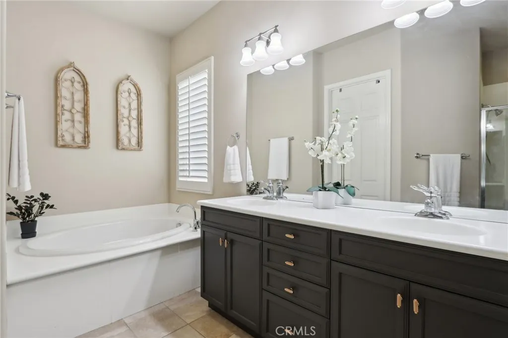 Hemet, California 92545, United States, 2 Bedrooms Bedrooms, ,2 BathroomsBathrooms,Residential,Active,219471