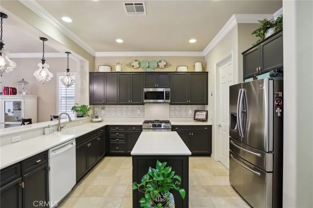 Hemet, California 92545, United States, 2 Bedrooms Bedrooms, ,2 BathroomsBathrooms,Residential,Active,219471