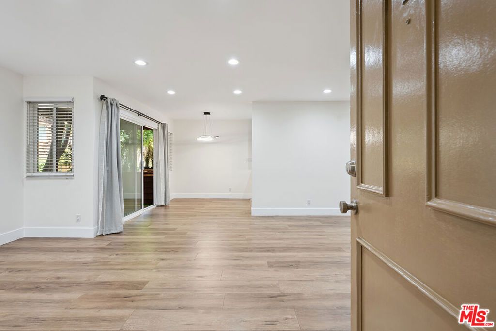 Photo of 5400 Newcastle Avenue #2, Encino, CA 91316 (MLS # 25573263)
