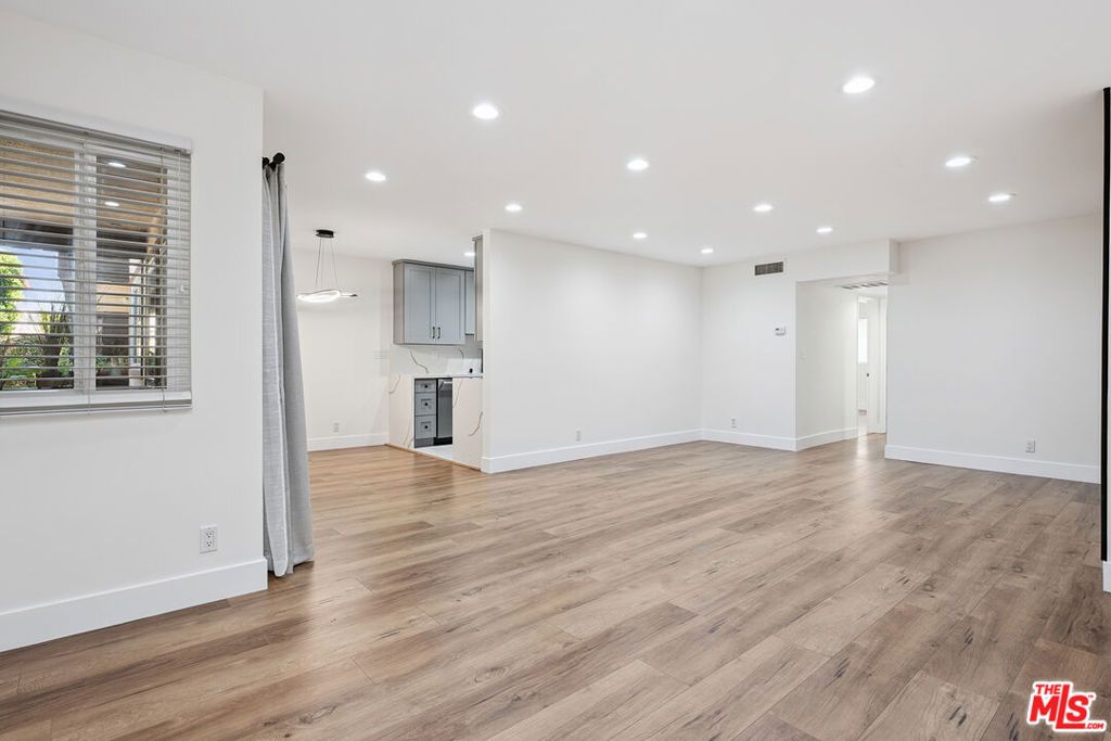 Photo of 5400 Newcastle Avenue #2, Encino, CA 91316 (MLS # 25573263)