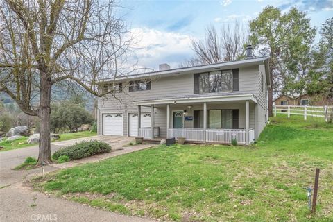 Photo of 45221 Big Oak Lane, Oakhurst, CA 93644 (MLS # FR26076664)