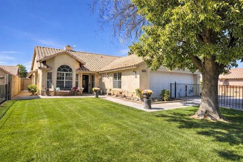 Photo of 421 Tesoro Lane, Blythe, CA 92225 (MLS # 219143894DA)