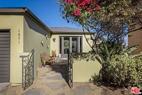 Photo of 1871 Lucile Avenue, Los Angeles, CA 90026 (MLS # 26104960)