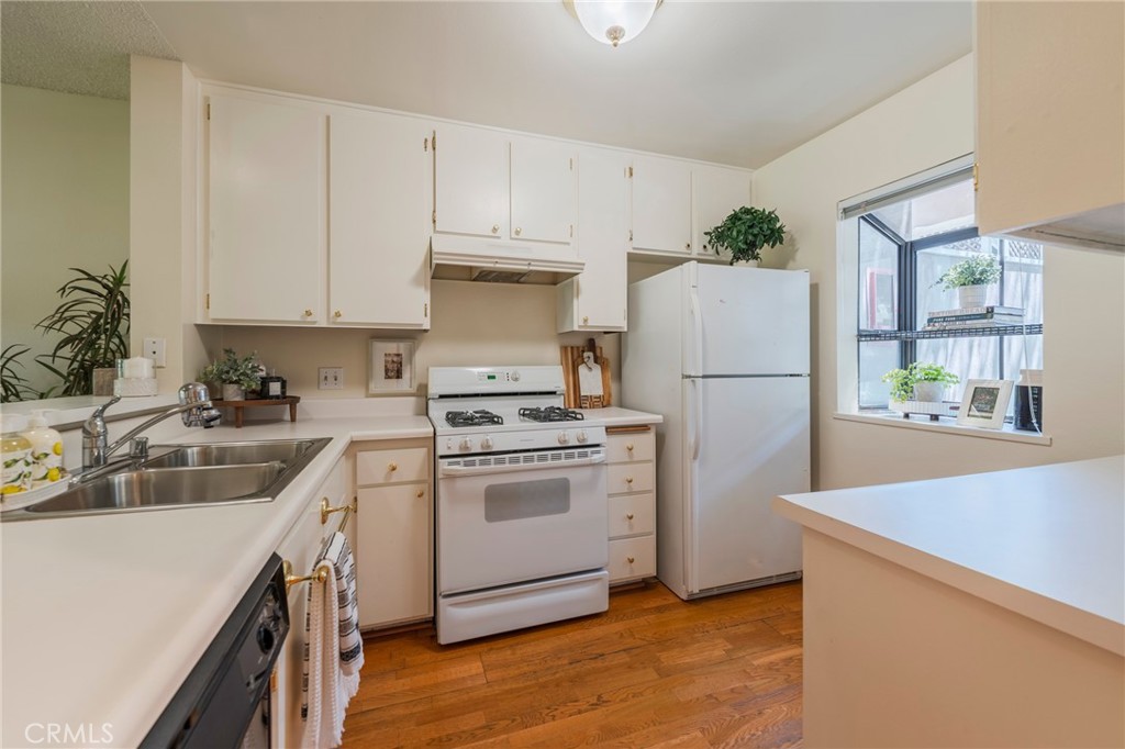 700 E Lake Drive 13