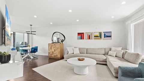 8490 Via Sonoma 10 La Jolla CA 92037