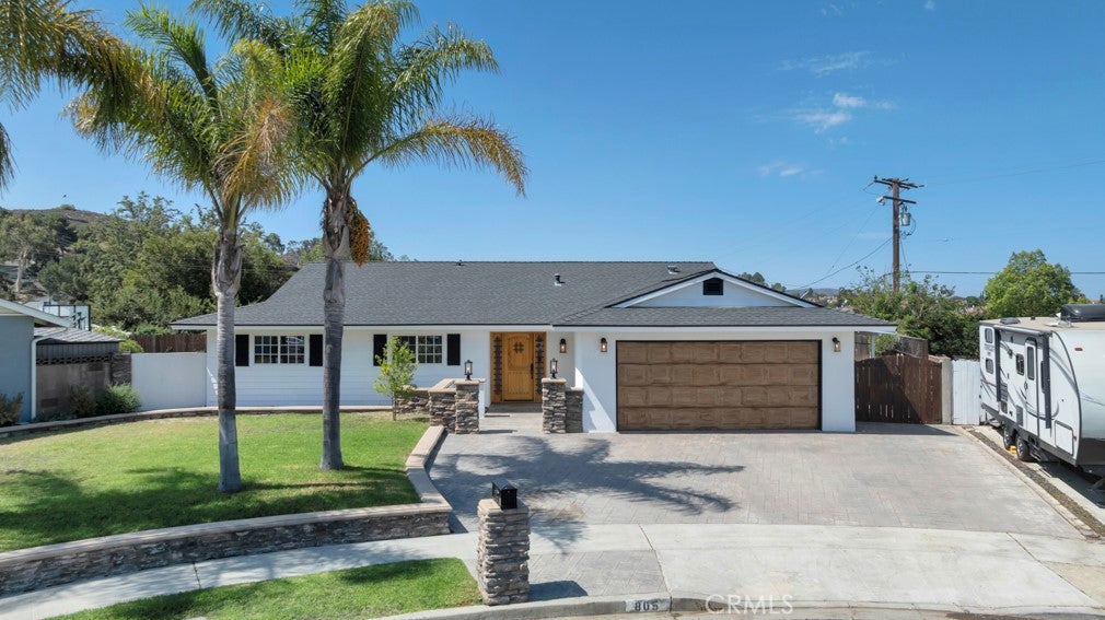 805 Moffatt Circle