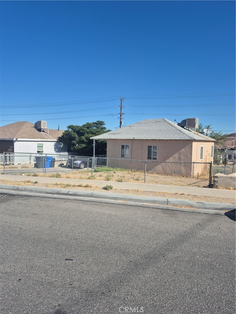 711 W Buena Vista