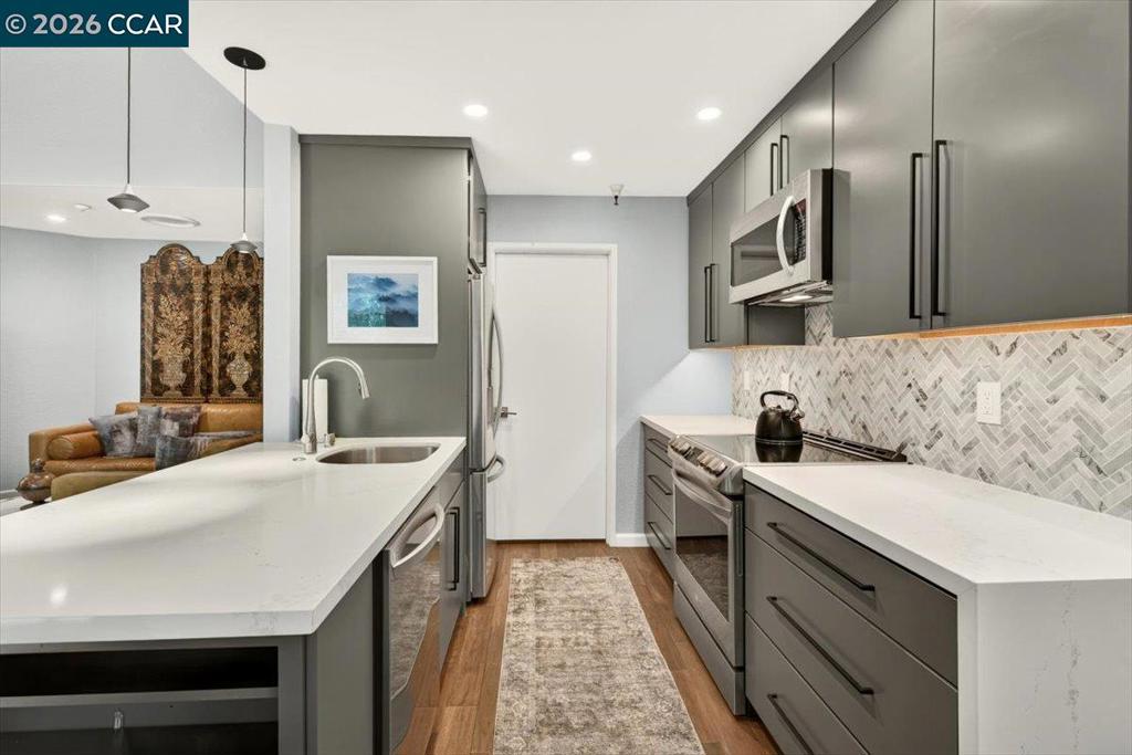 3183 Wayside Plz 311