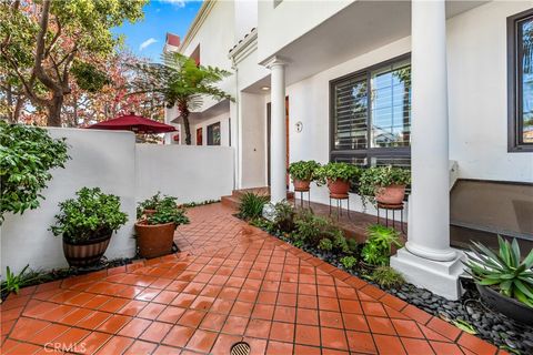 Tiny photo for 19481 Pompano Ln #110, Huntington Beach, CA 92648 (MLS # OC25270158)