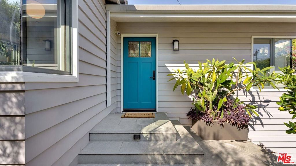 Photo of 9009 Lloyd Place, West Hollywood, CA 90069 (MLS # 25610903)