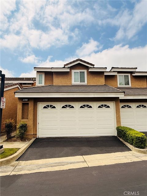 Photo of 1590 Corte Santana, Upland, CA 91786 (MLS # CV26104722)