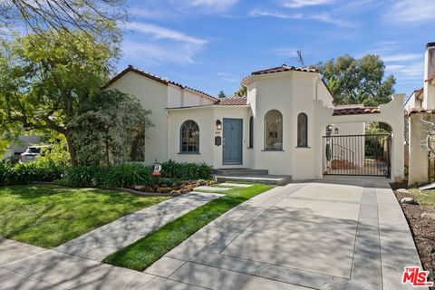 Photo of 221 S Almont Drive, Beverly Hills, CA 90211 (MLS # 26657989)