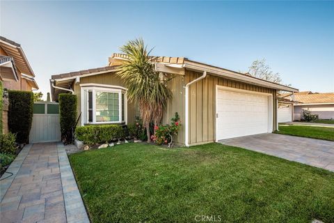 Photo of 25 Birdsong, Irvine, CA 92604 (MLS # OC25265256)