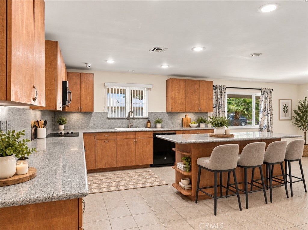 5170 E Huntington