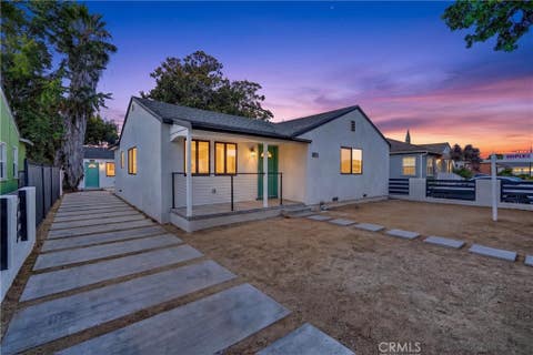 Photo of 2106 W 94th Pl PL, Los Angeles, CA 90047 (MLS # MB26143112)