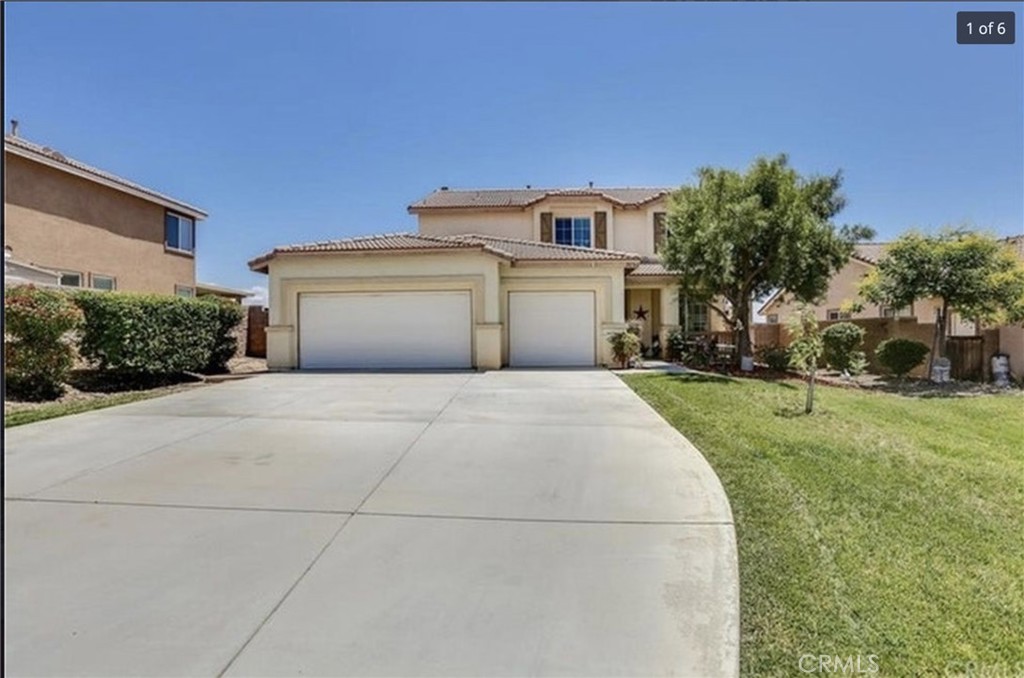 RV potential parking at this large family home with One Bed/Bath Downstairs. Six Bedrooms + 3 Bathrooms. Tile and Laminate flooring through most of house. (Pets considered with extra $50 per month in pet rent.)