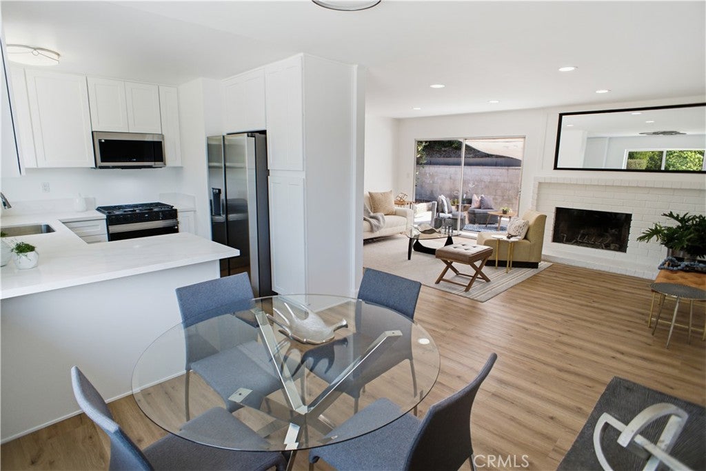 11340 Gladstone