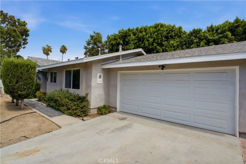 Photo of 11340 Gladstone AVE, Sylmar, CA 91342 (MLS # SR26189939)