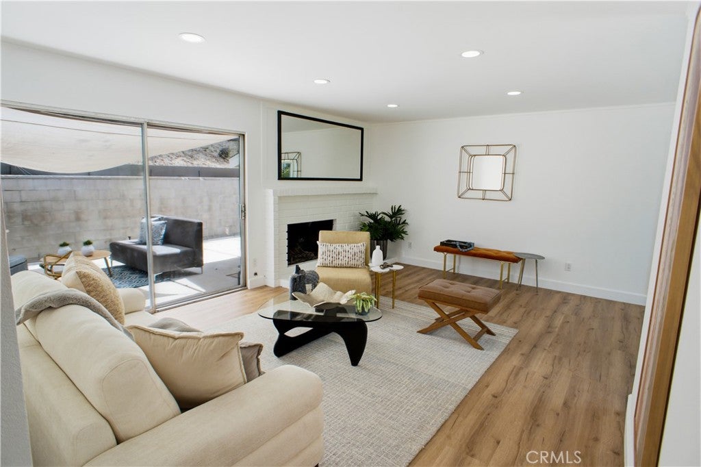 11340 Gladstone AVE, Sylmar CA 91342