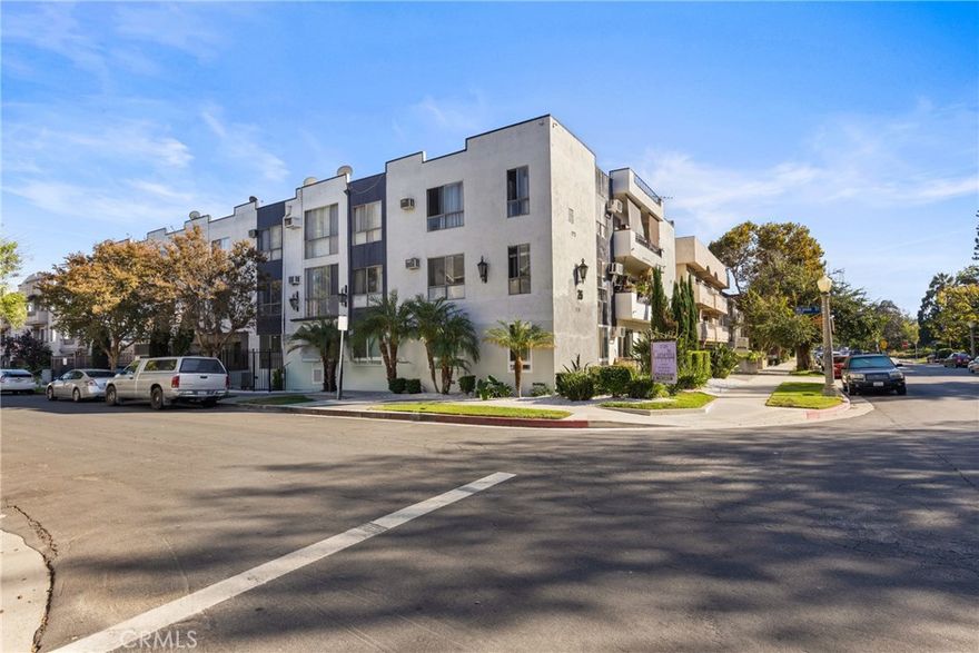 This spacious 1-bedroom, 1-bathroom apartment is conveniently located in a small, quiet complex in the Valley Village/North Hollywood Arts District. The unit features hard floors, ceiling fans throughout, plenty of storage space, and in-unit air conditioning for added comfort. Its prime location offers easy access to the freeway and Metro Station, making commuting a breeze, while also being close to popular attractions, restaurants, nightclubs, movie theaters, shopping, schools, and parks. Nearby destinations include the Metro Orange Line Station, North Hollywood Rec Center, Universal Studios & Universal City Walk, 24 Hour Fitness, Coffee Bean & Tea Leaf, Panda Express, Wells Fargo, and East Valley High School. The complex provides a spacious living environment and is move-in ready.