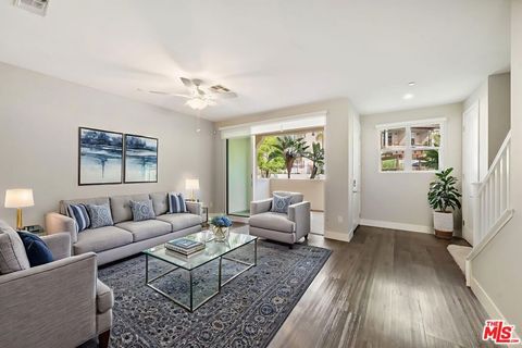 Photo of 4394 Paxton Place, Calabasas, CA 91302 (MLS # 25581865)