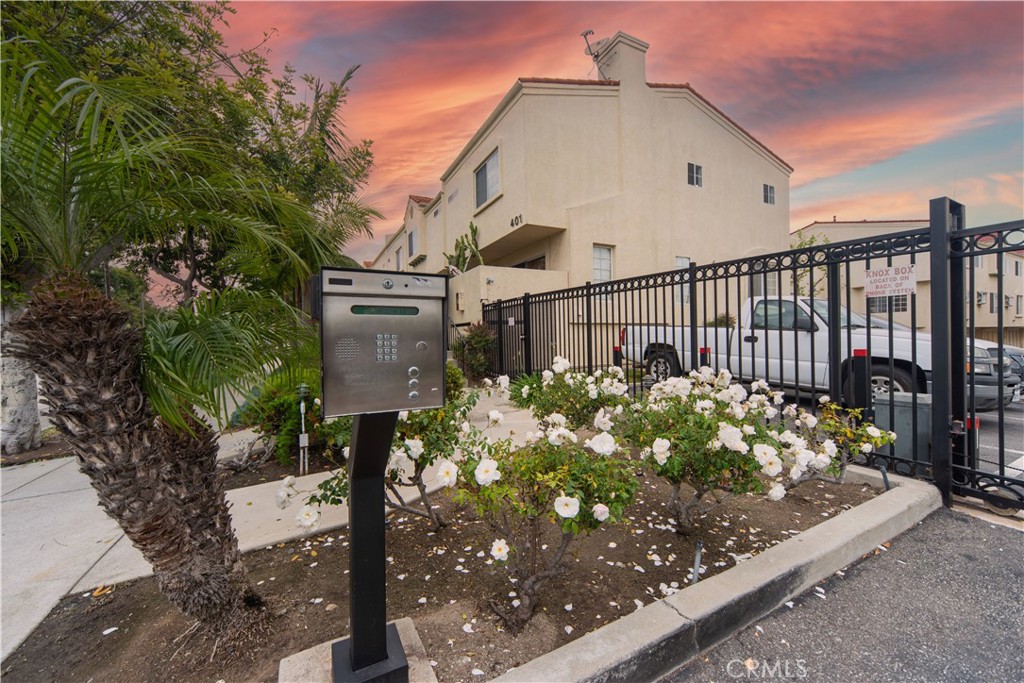 401 W 220th Street 58