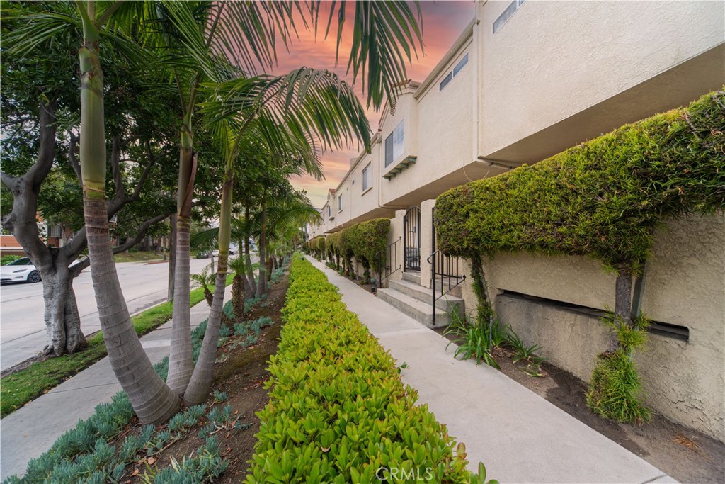 401 W 220th Street 58