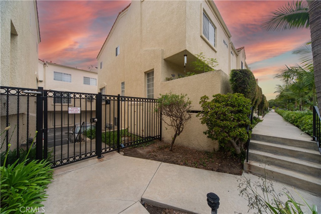 401 W 220th Street 58