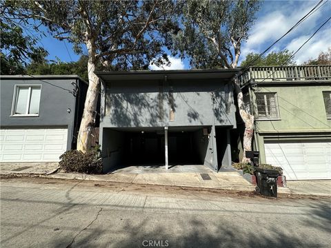 Photo of 8317 Kirkwood Dr, Hollywood Hills, CA 90046 (MLS # TR25244934)