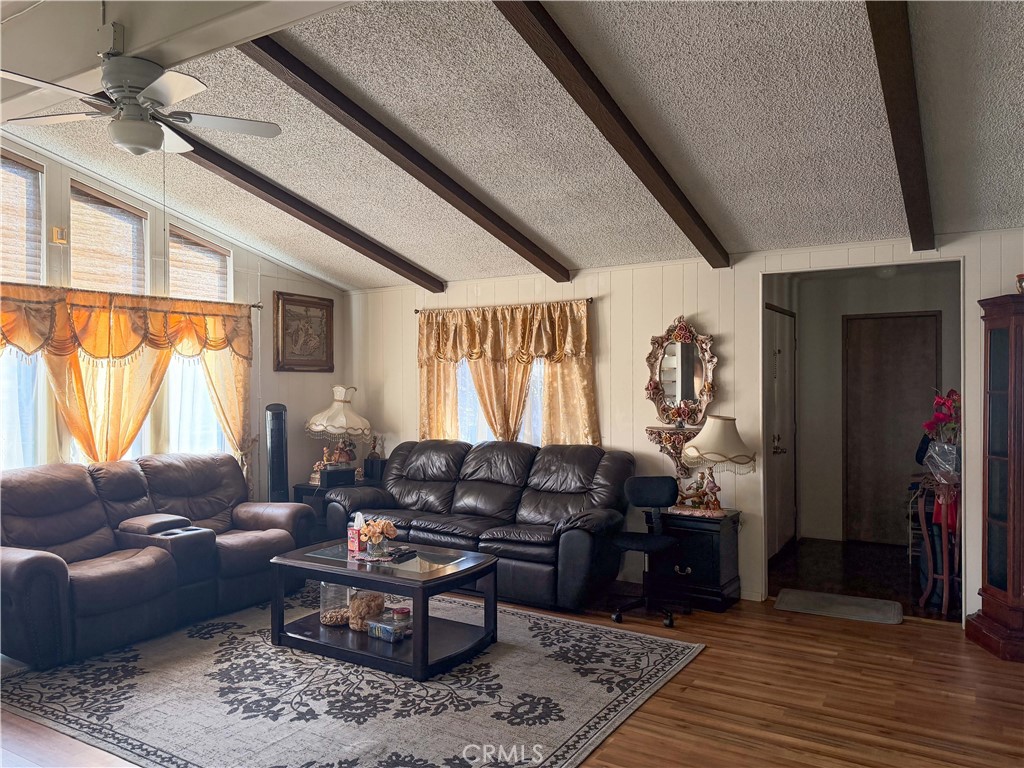 10961 Desert Lawn 143