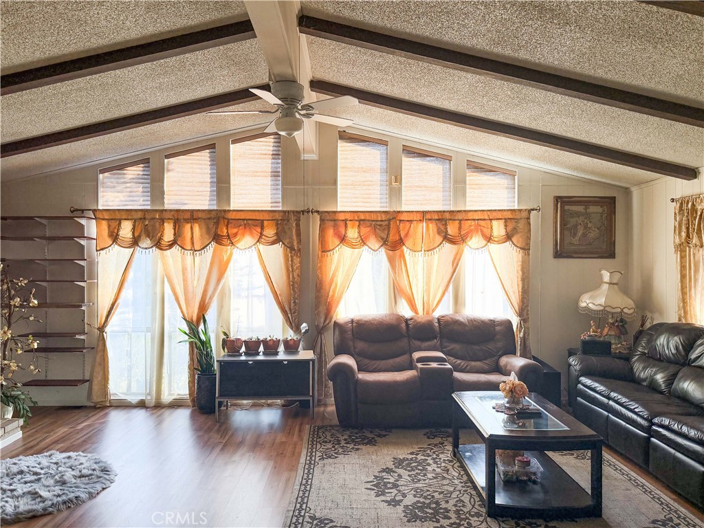 10961 Desert Lawn 143