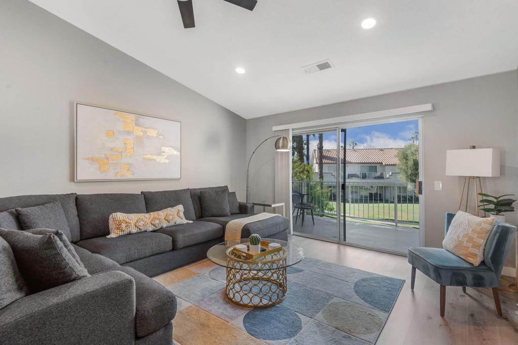 704 Vista Lago N