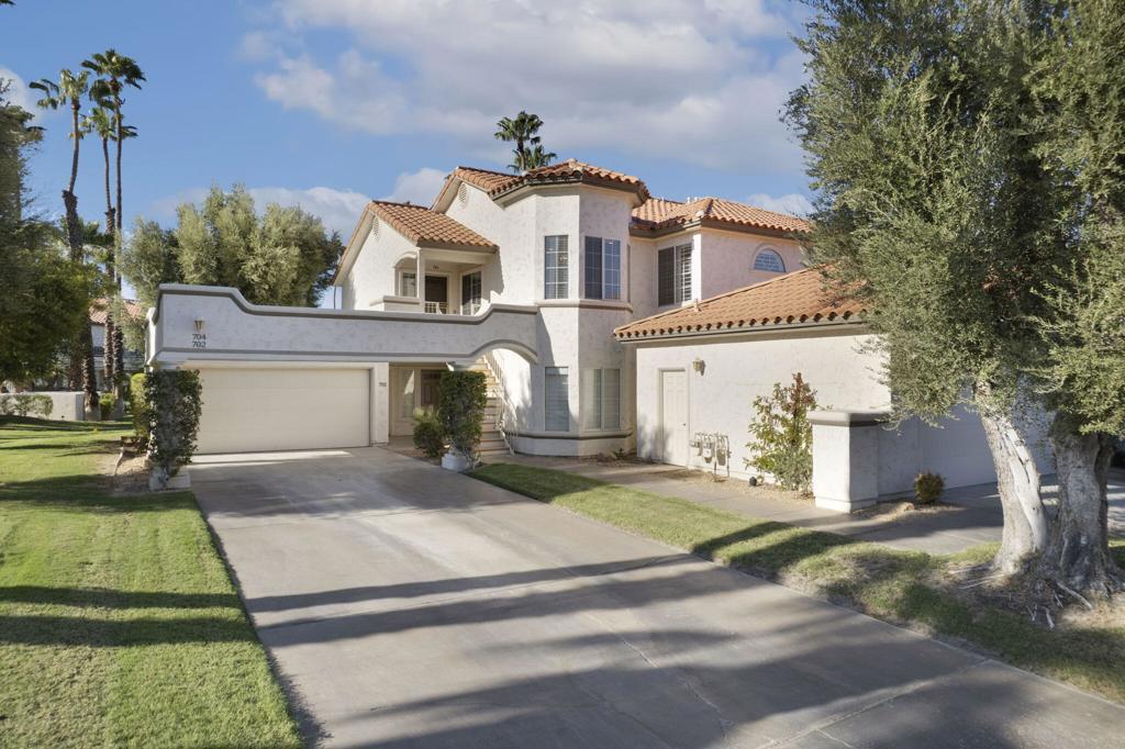 704 Vista Lago N