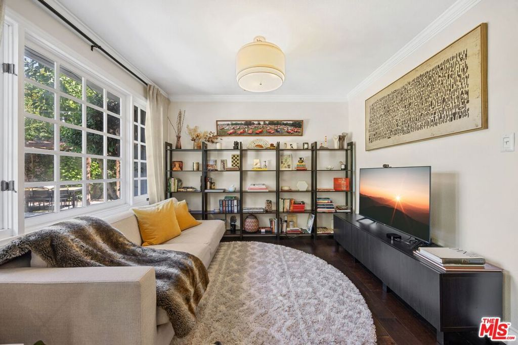 Photo of 3854 Vineland Avenue, Studio City, CA 91604 (MLS # 26644053)