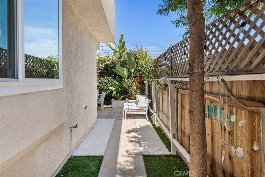 302 Turtle Bay Ln, Costa Mesa CA 92627 - Photo 18