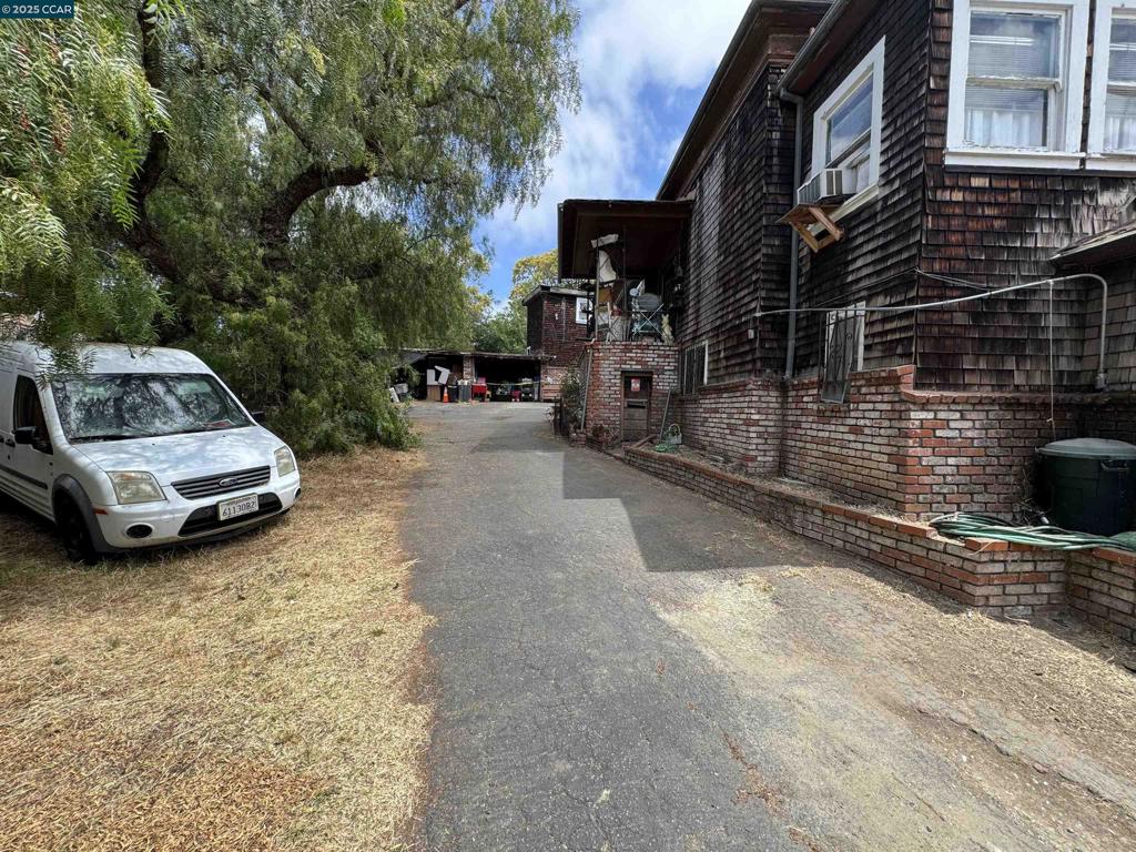 FAIRVIEW AREA - Residential